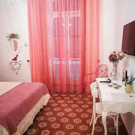 Appartement Resta Cu Mme Napels